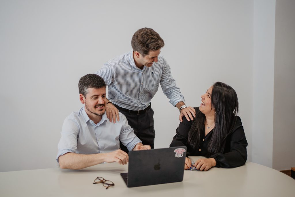 El equipo de The Juris en la oficina de Barcelona